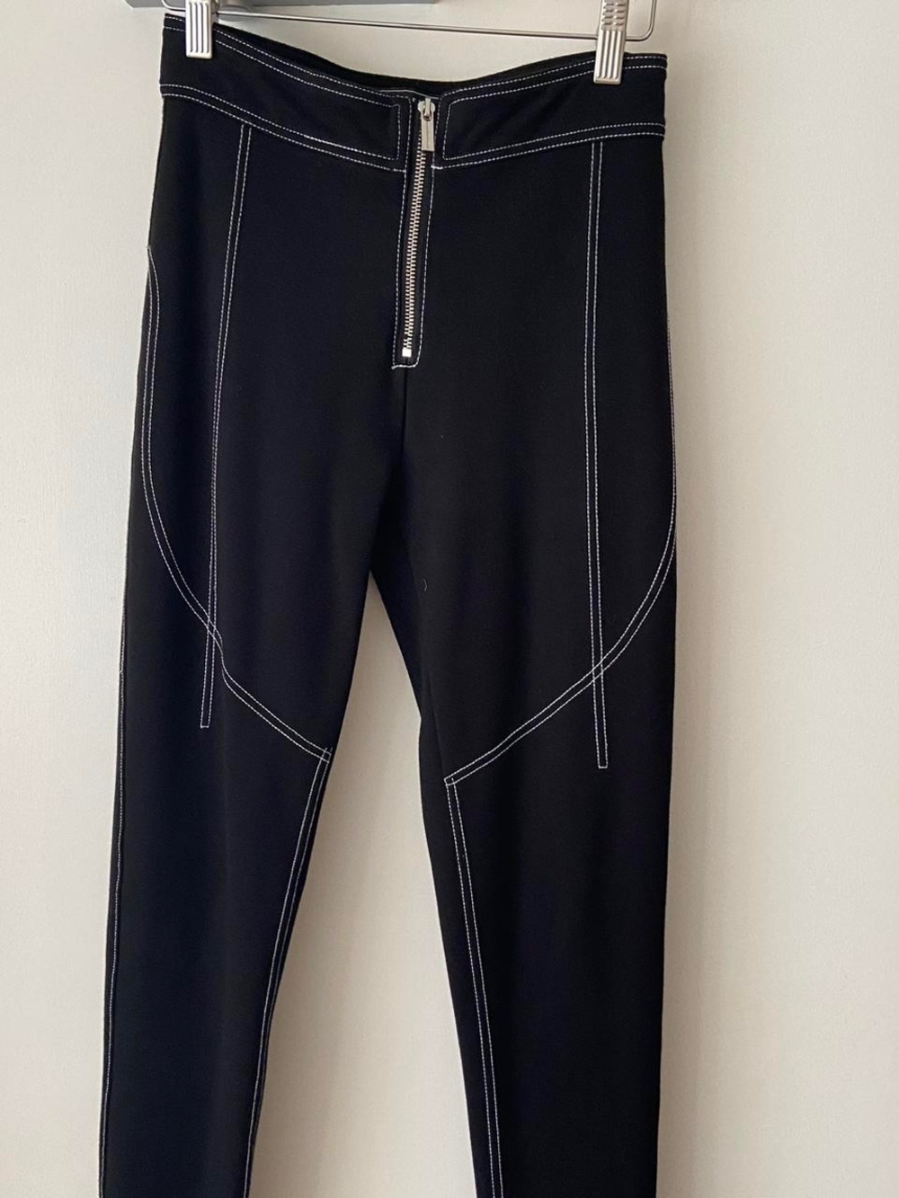 Maniere De Voir Black Leggings with White Contrast Stitching 6